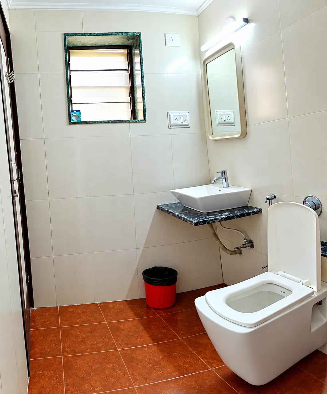 Western toilet at Hotel Viva Baga