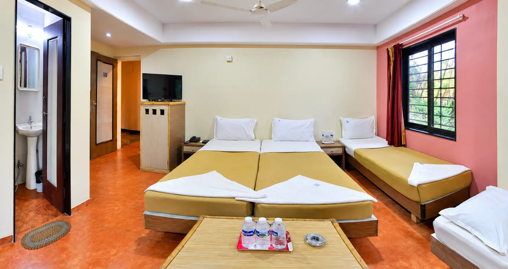 Family room 7 beds interior